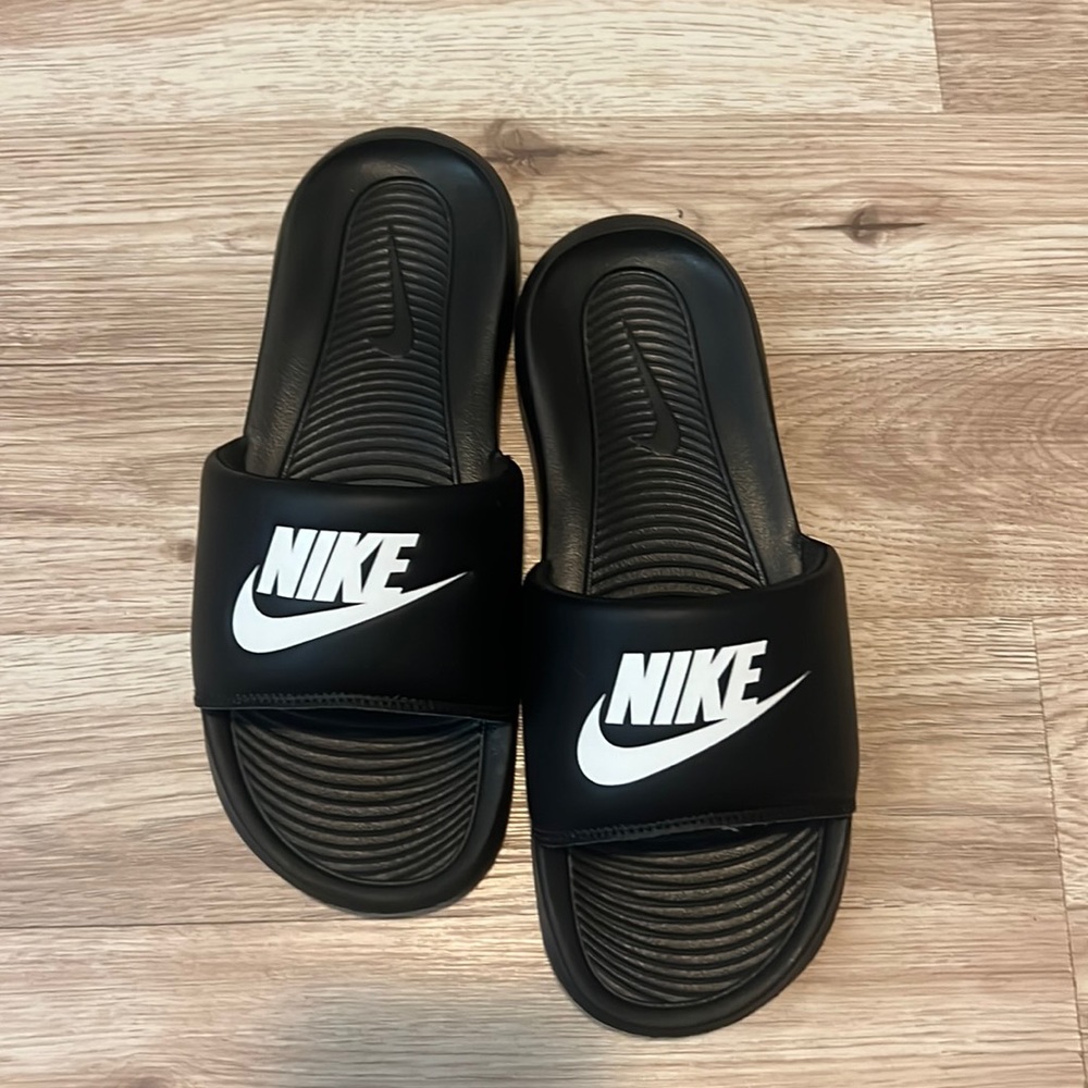 nike slides